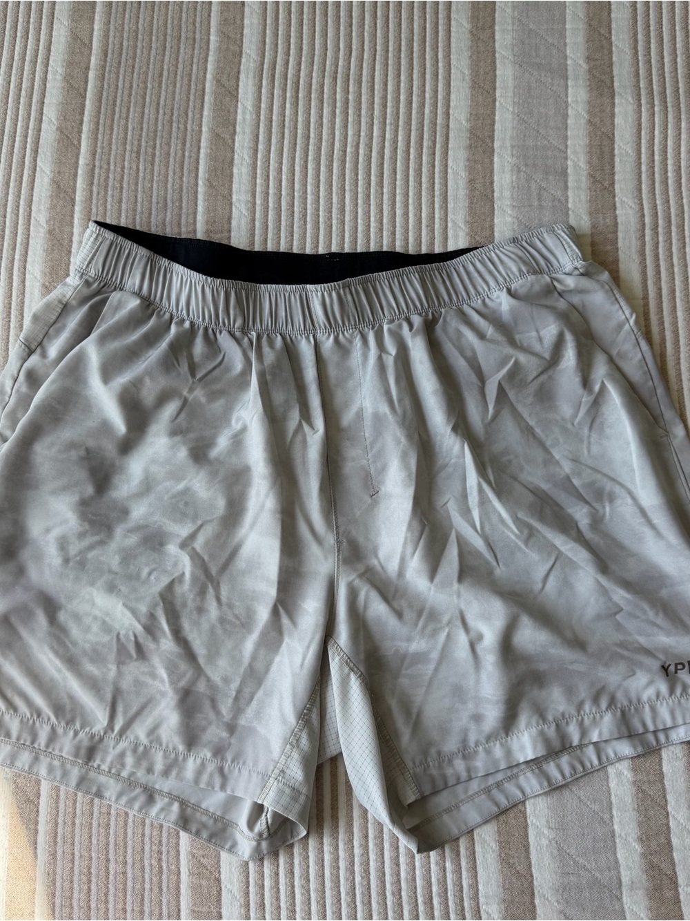 Abercrombie & Fitch Light Gray Men's Athletic Shorts XL